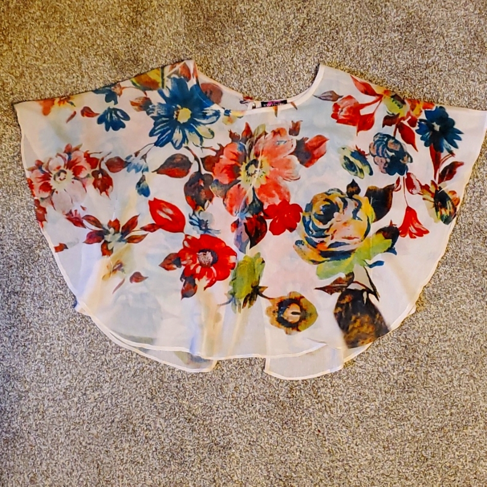 Light flowered poncho